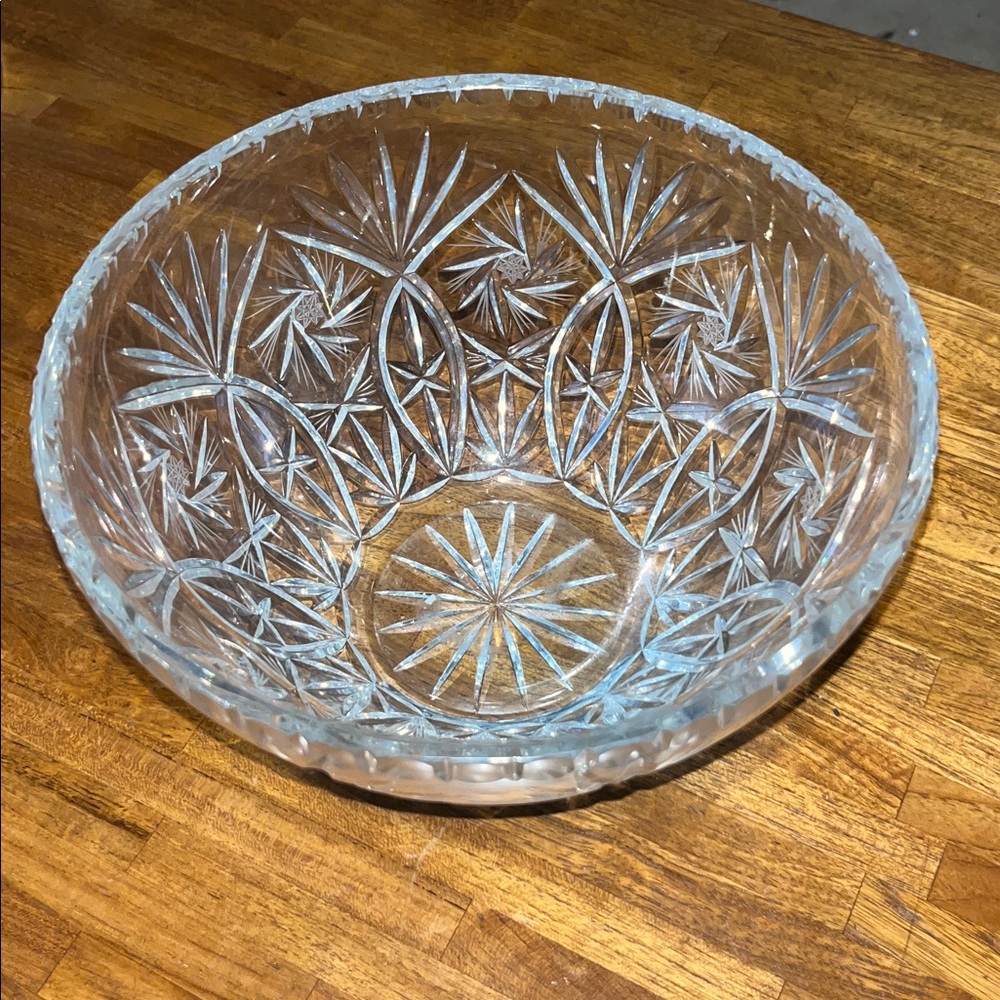 Beautiful Deeply Cut Star & Pinwheel Crystal Bowl